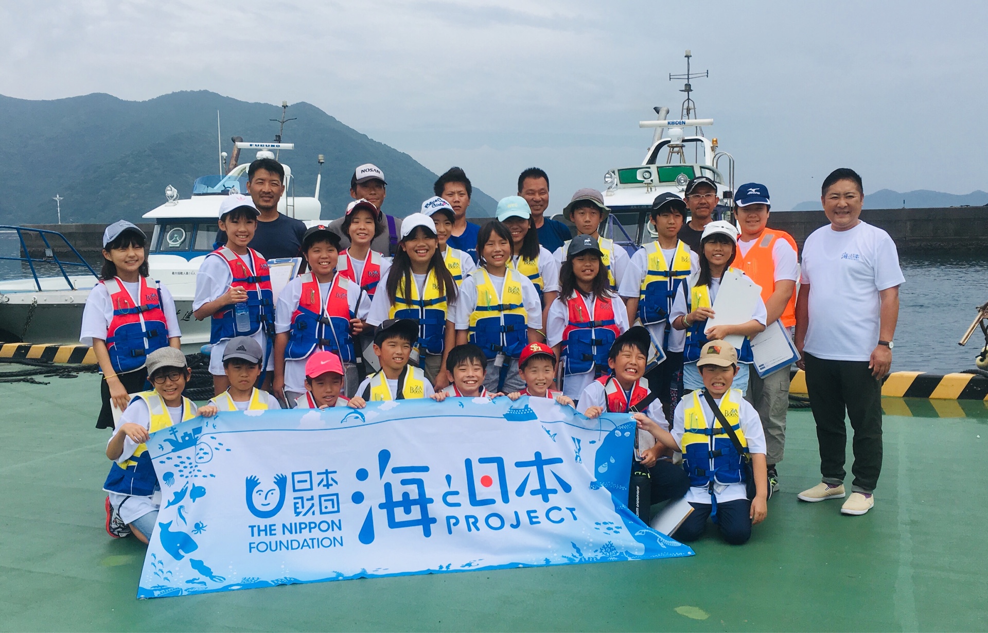 海上でブリの養殖を見学しました 海と日本project In 大分県