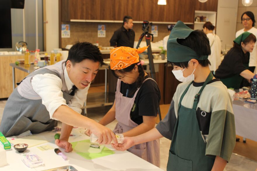 大分県を代表する養殖魚「かぼすヒラメ」を使った料理に挑戦しました！